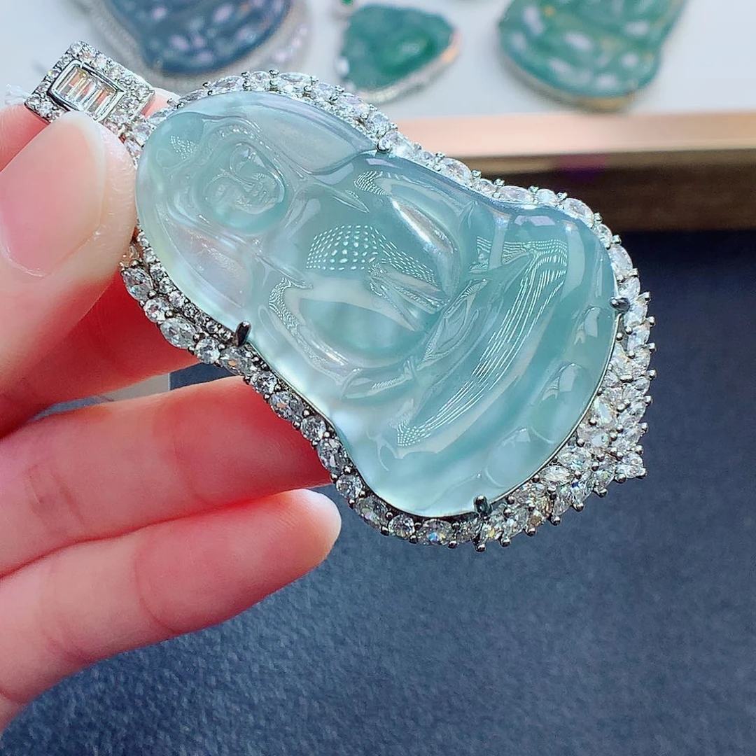 翡翠颈饰未镶嵌翡翠