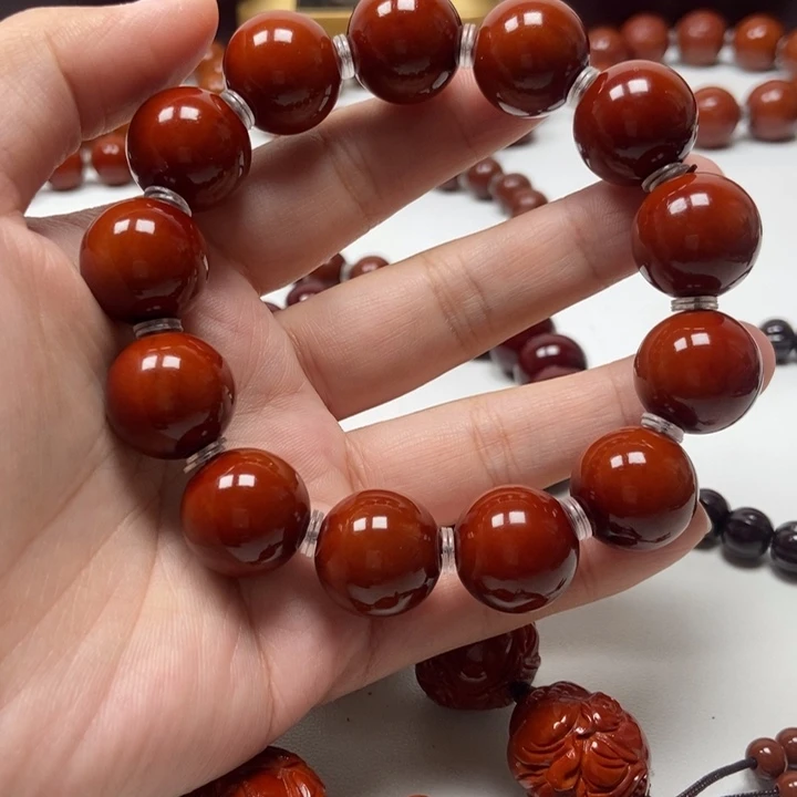 王***吉橄榄核吊坠橄榄核