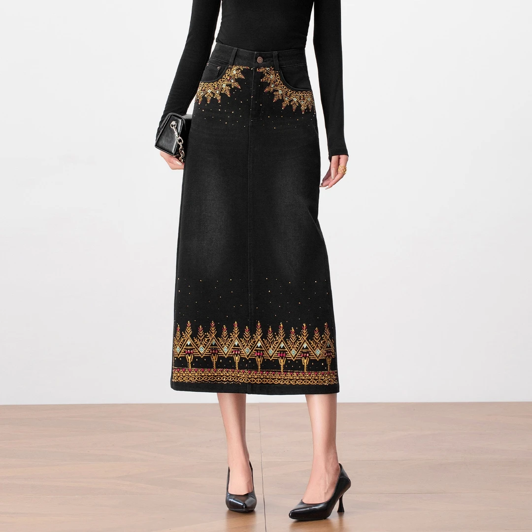 新中式刺绣烫钻牛仔半身裙女2025秋冬新款高腰气质修身中长款裙子