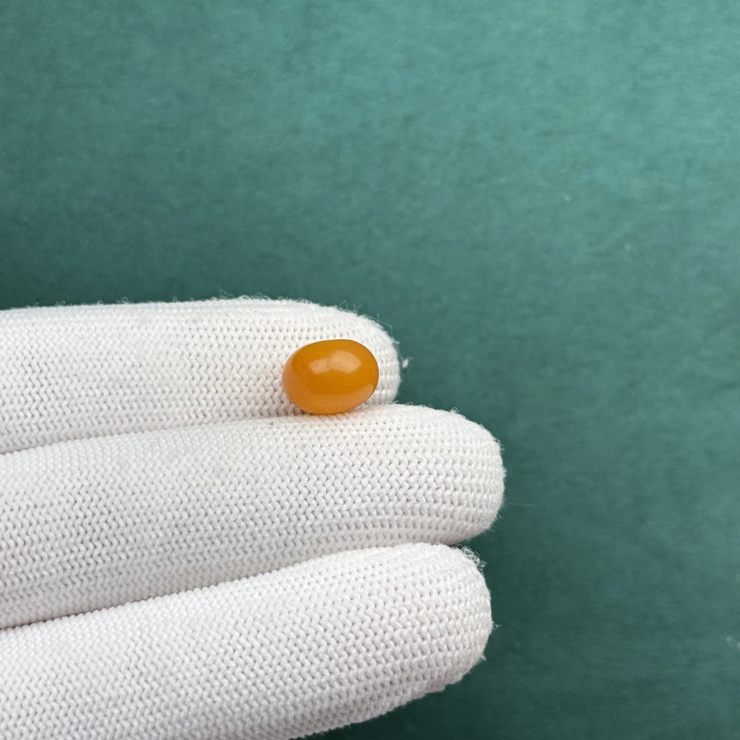 D7069天然原矿蜜蜡 鸡油红墩子10.7*8mm 支持鉴定 假一罚十