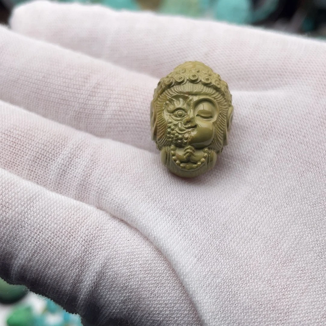 绿松石未镶嵌颈饰