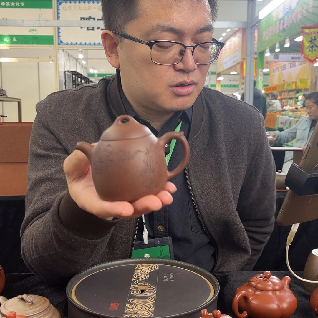 茶杯紫砂紫泥秦权     刻绘山水  220CC