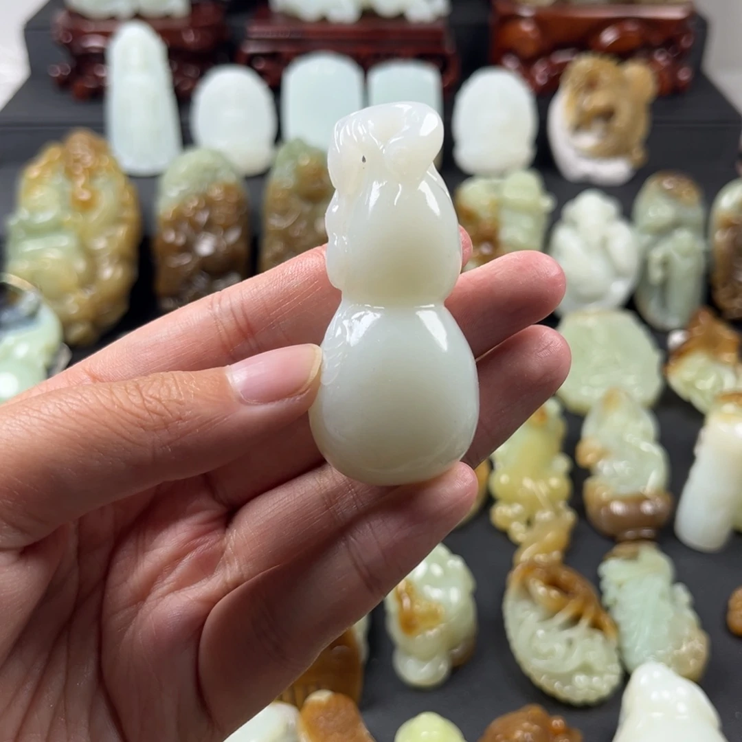 张***（和田玉未镶嵌颈饰