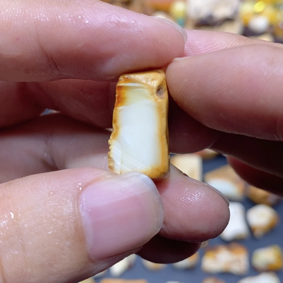定制琥珀蜜蜡原石定制