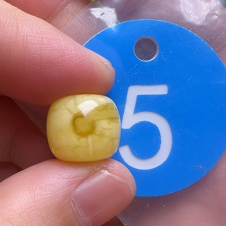 裸石蜜蜡未镶嵌12.8m m