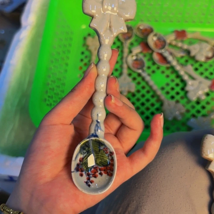 瓷片手工手绘细微不一样