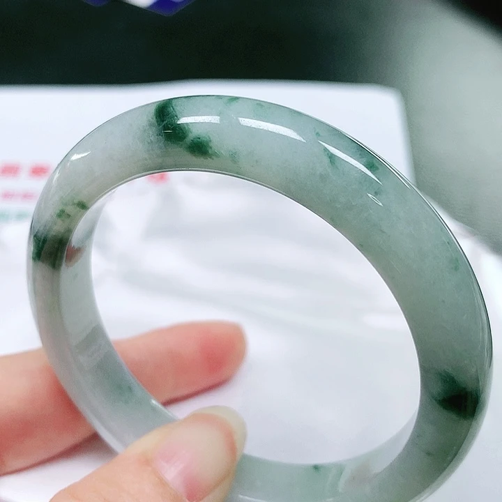 翡翠手镯（圆镯）未镶嵌