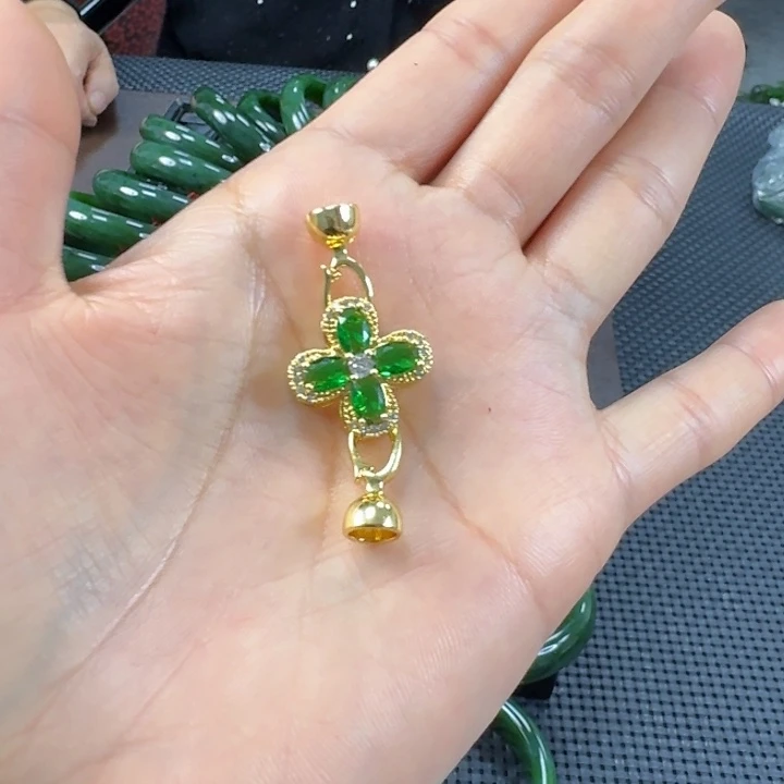 颈饰未镶嵌石英质玉