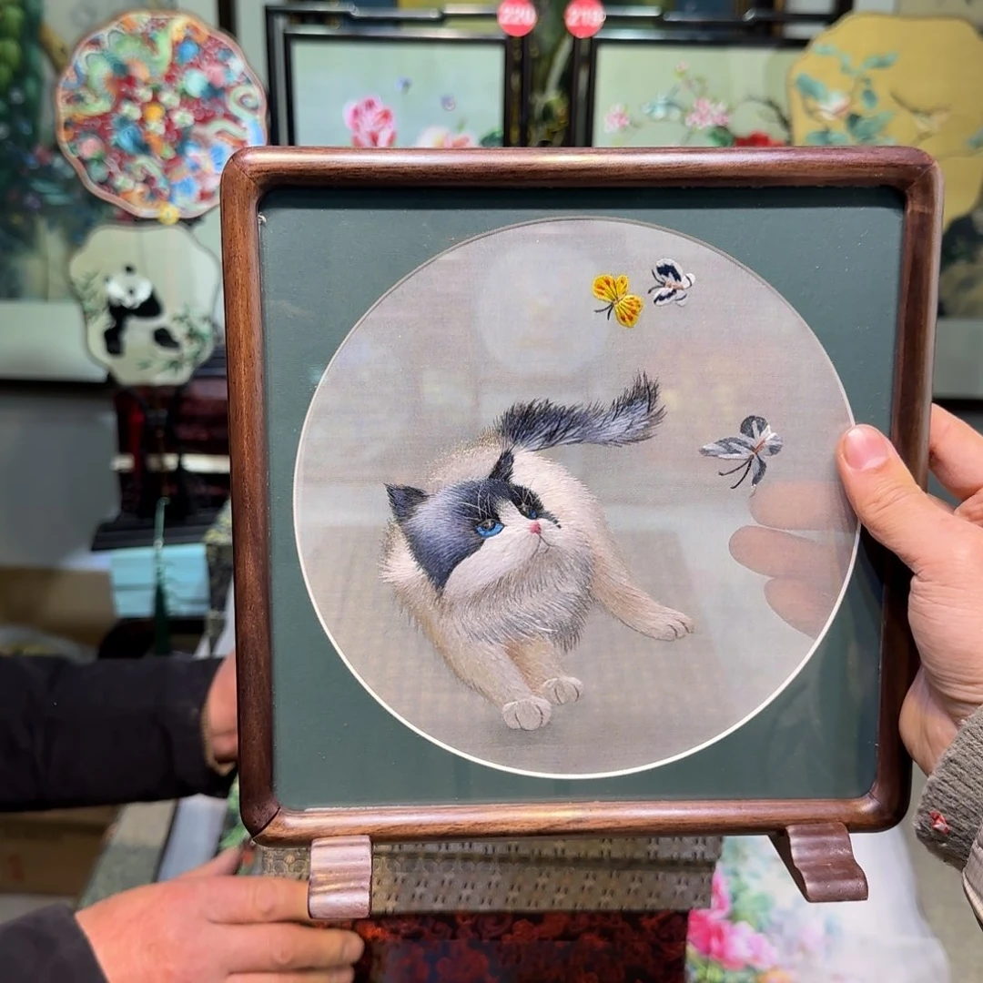 刺绣刺绣工艺精湛异色