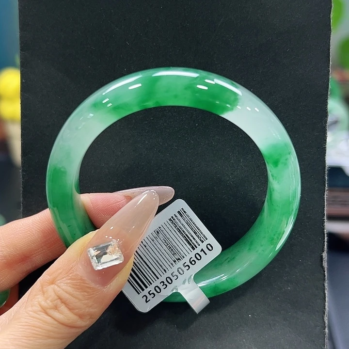 石英质玉（非洲翠）未镶嵌手镯