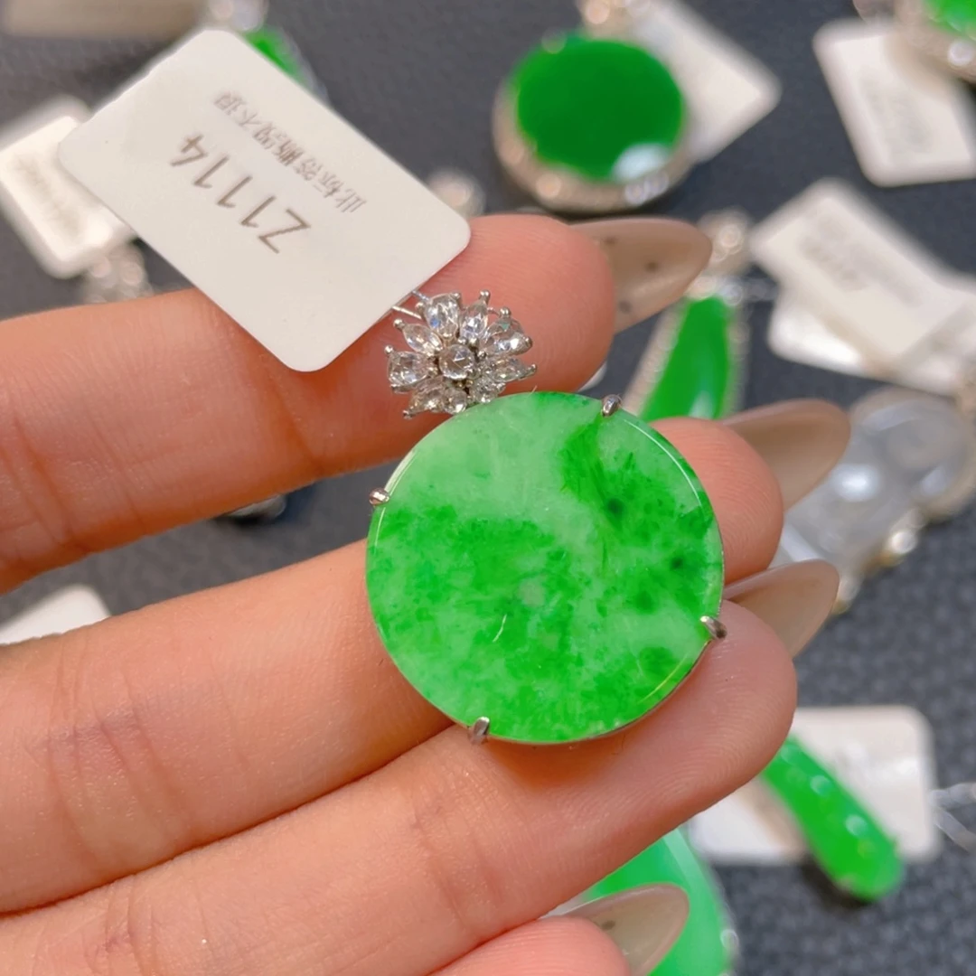 【闪购商品】翡翠银S925镶嵌颈饰花****?翡翠