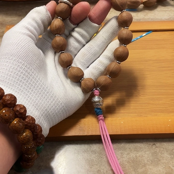 橄榄核吊坠15尺寸水晶核蜜桃臀