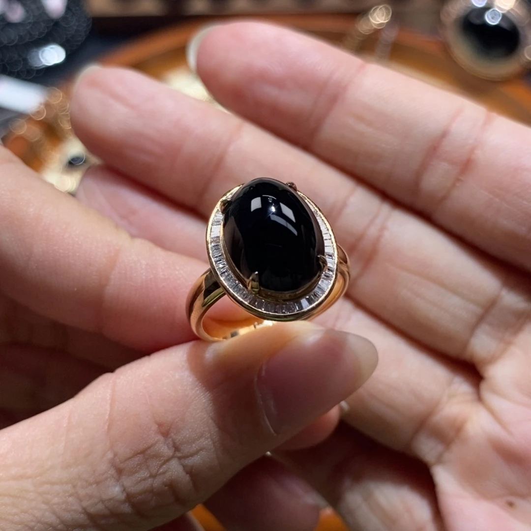 翡翠18K金镶嵌戒指