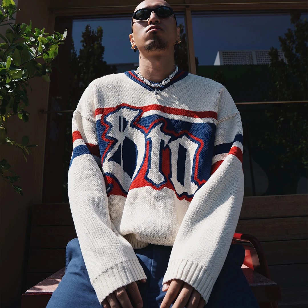 STAHOOD2025秋季哥特体提花拼色学院风休闲宽松V领套头毛衣针织衫