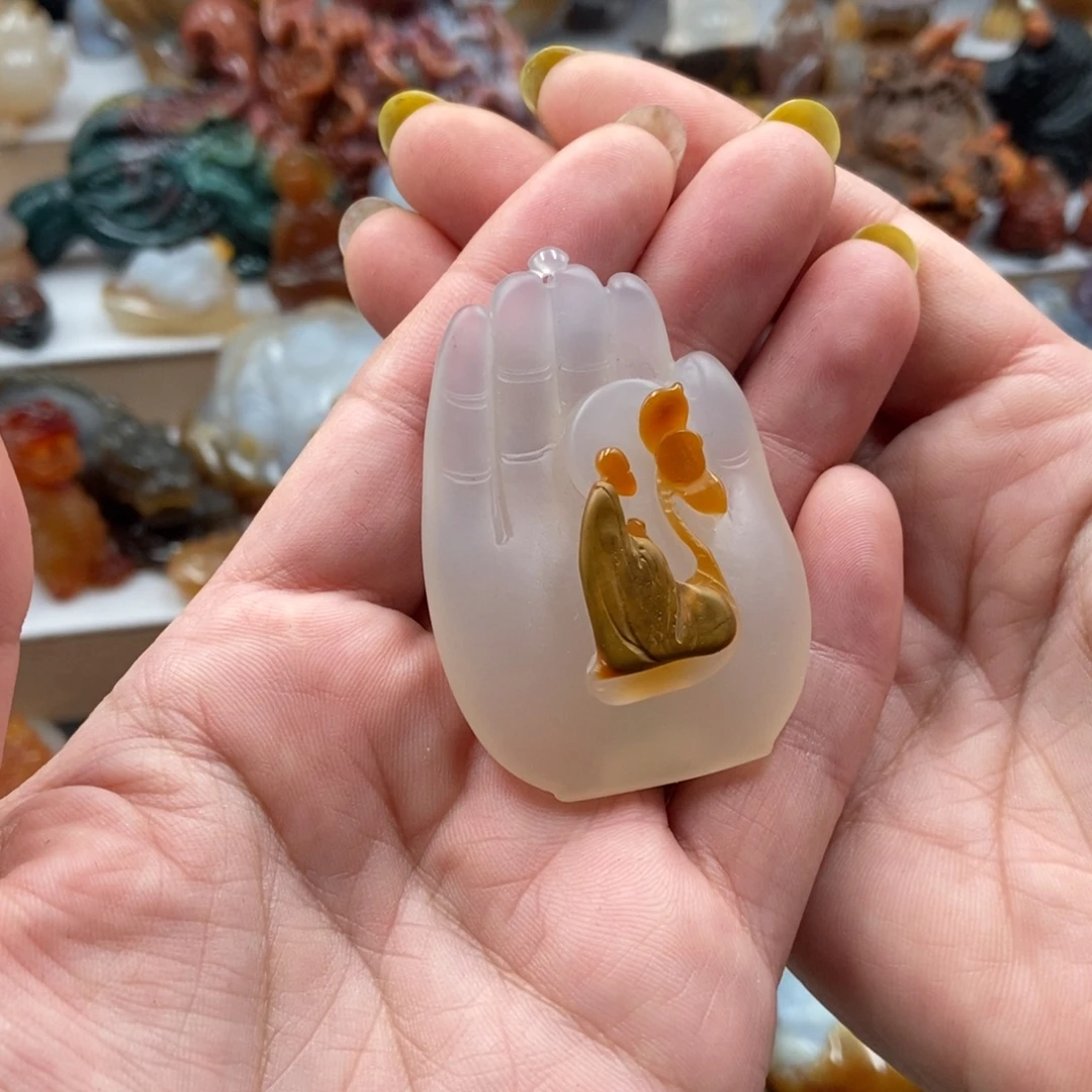 与***邻玛瑙/玉髓未镶嵌挂件