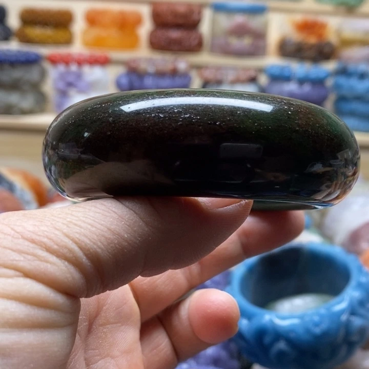 未镶嵌手镯石英质玉