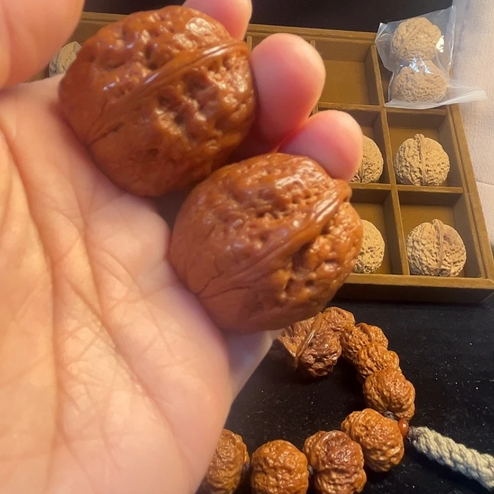 文玩核桃吊坠佛手