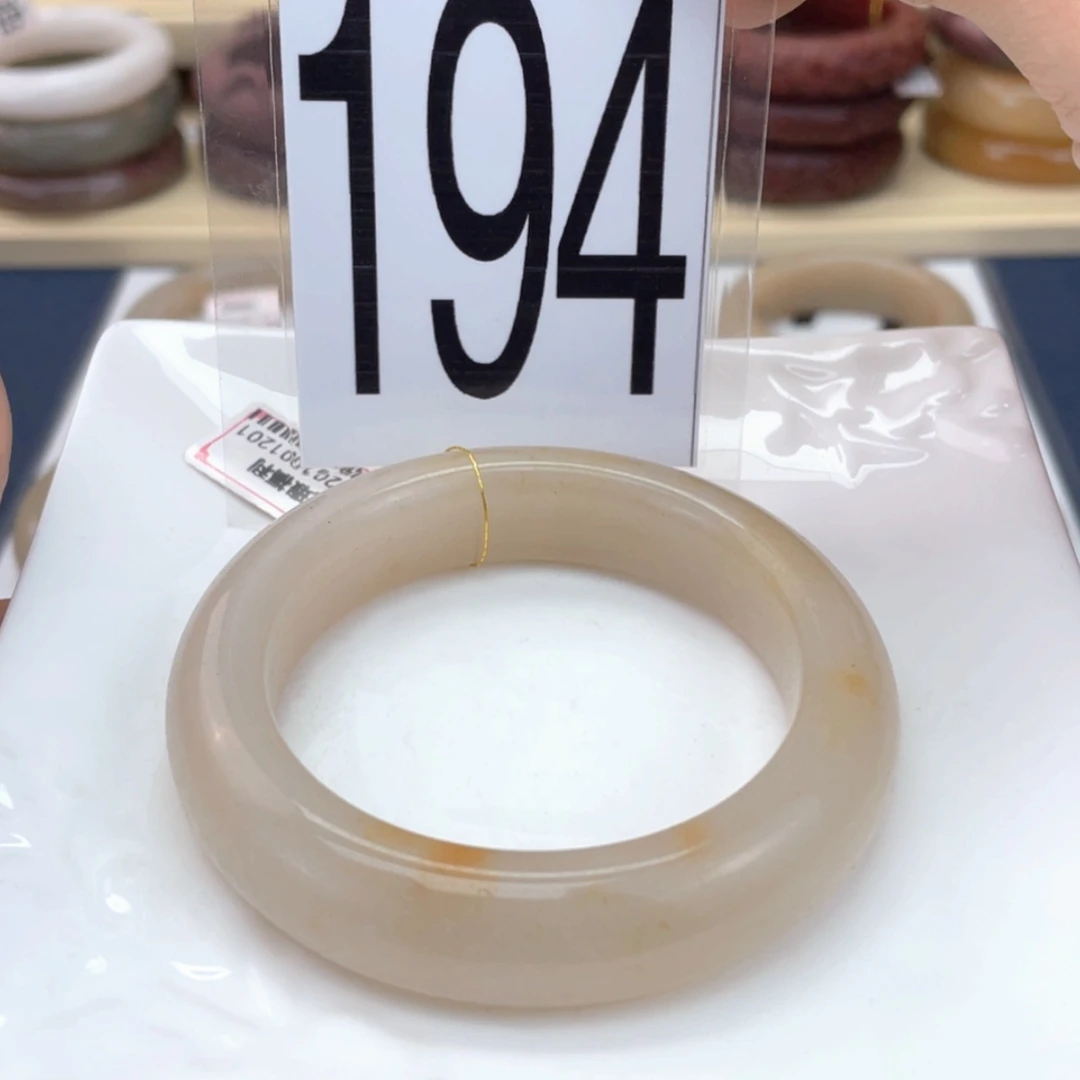 【闪购商品】石英质玉手镯未镶嵌