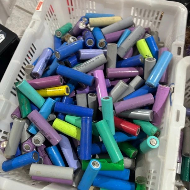 废旧电芯每单二十个统一颜色颜色随机发不包好坏没有售后