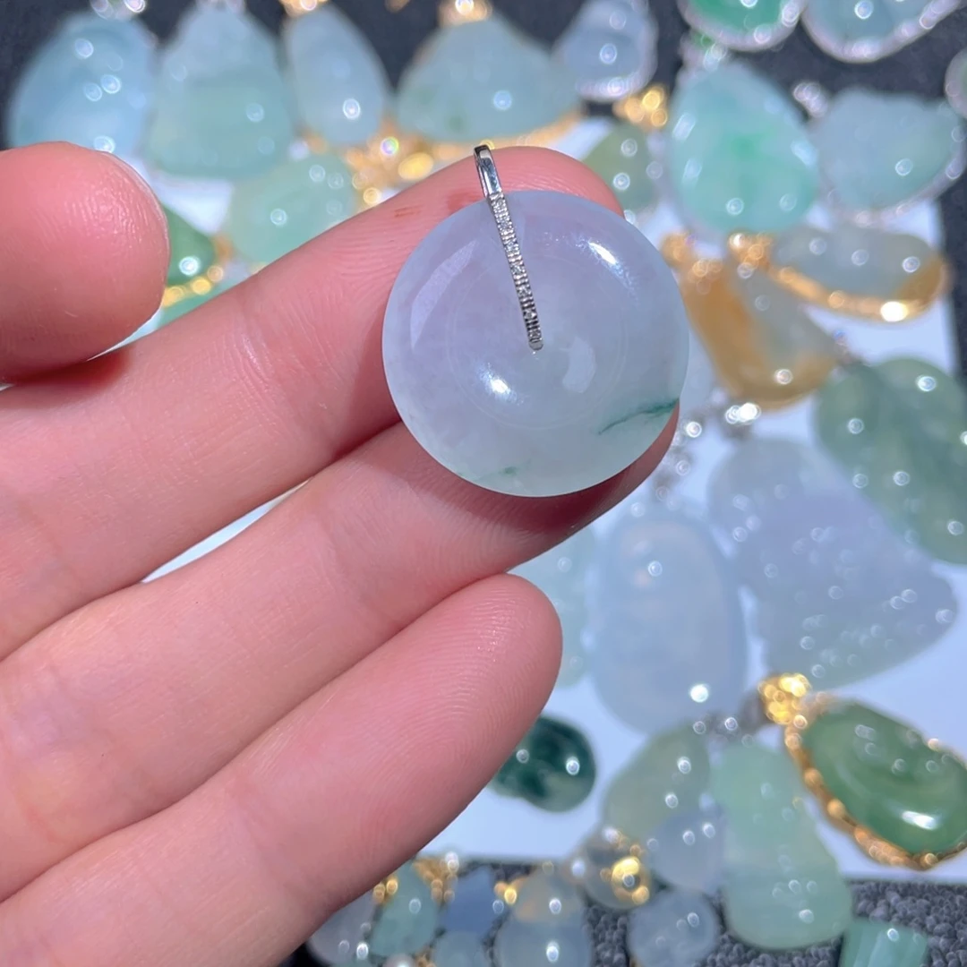 翡翠颈饰18K金镶嵌翡翠