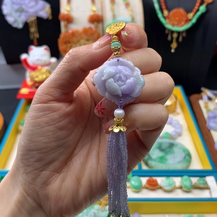 翡翠颈饰未镶嵌翡翠压襟