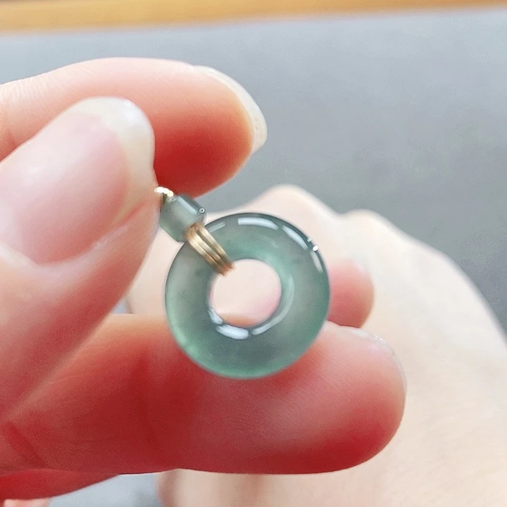 翡翠未镶嵌手镯（圆镯）