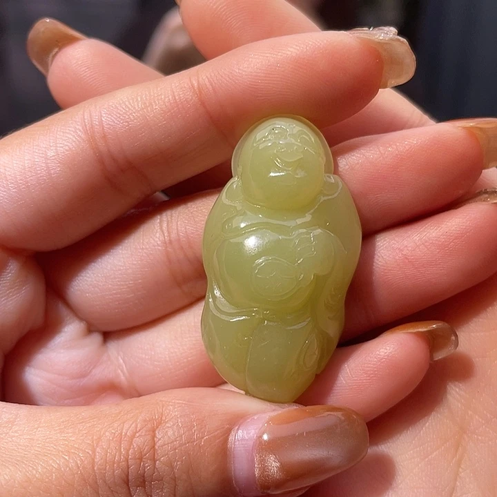 静***光和田玉未镶嵌颈饰