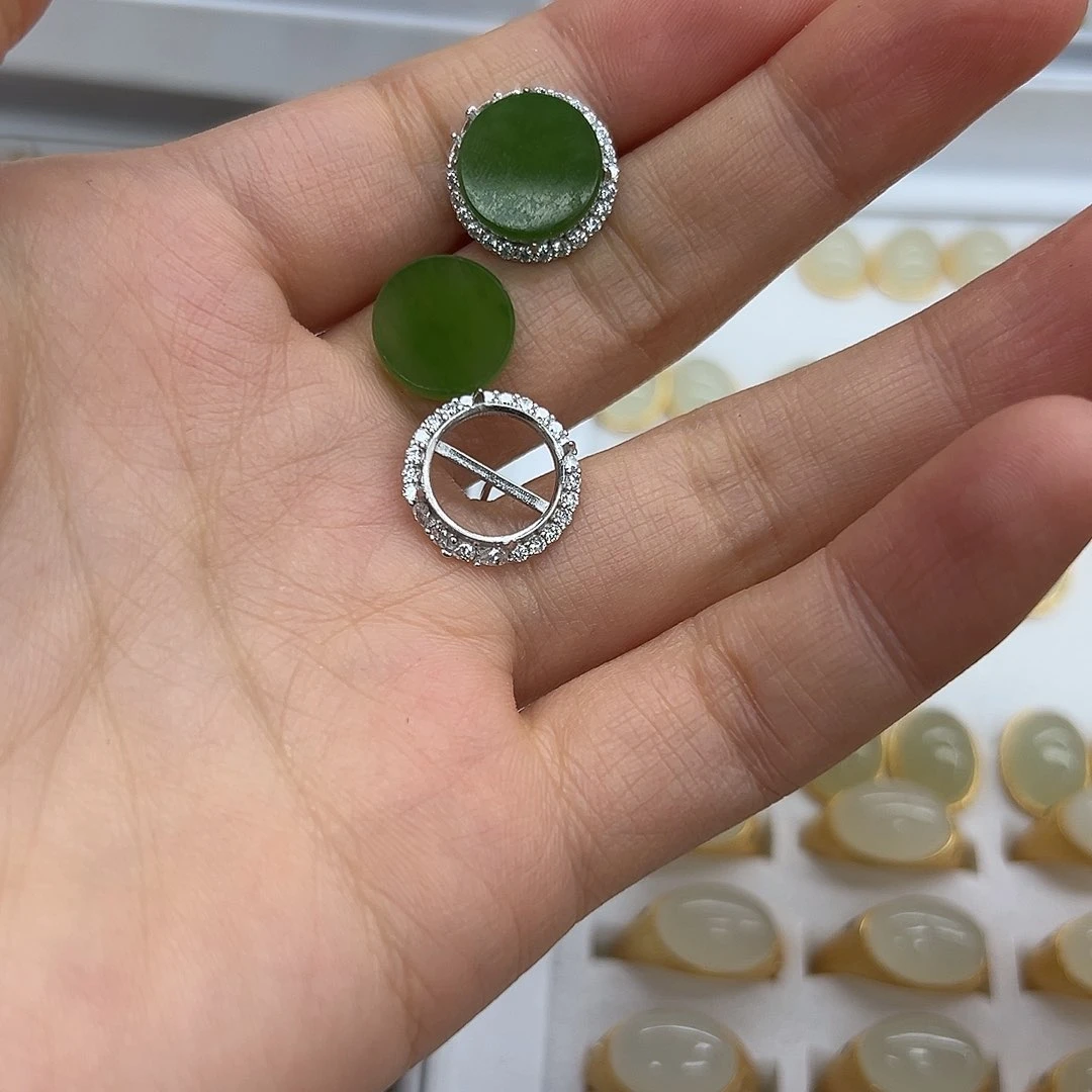 银S925镶嵌和田玉耳饰?**静