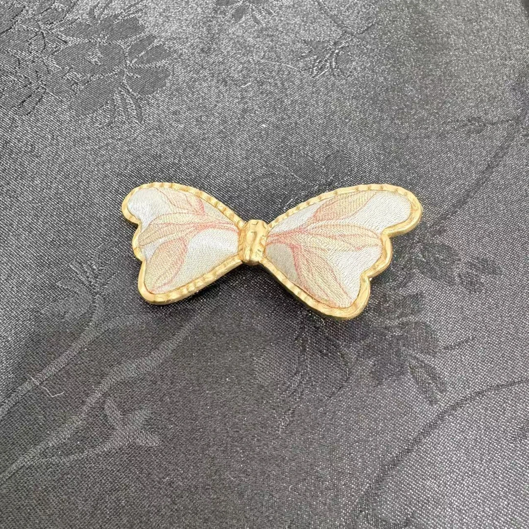 【橙庐】112445原创新中式藤蔓玉兰花蝴蝶型鸭嘴发夹