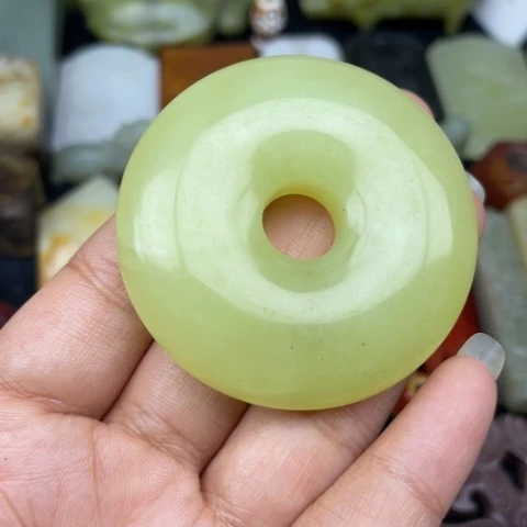 蛇纹石玉未镶嵌颈饰30