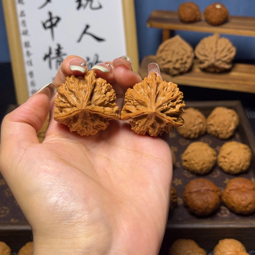 文玩核桃吊坠盘山三棱38微微修打底