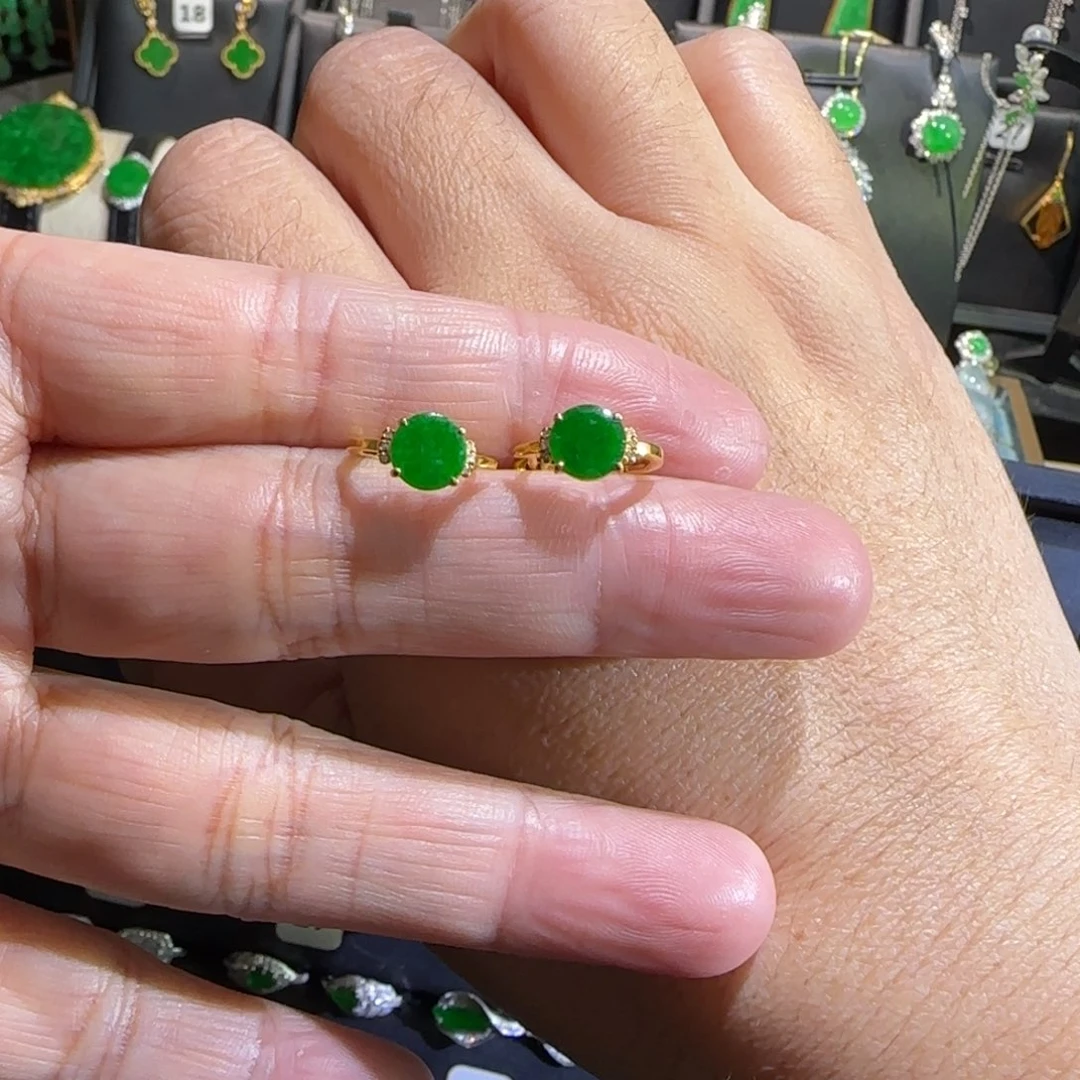 翡翠18K金镶嵌颈饰耳包