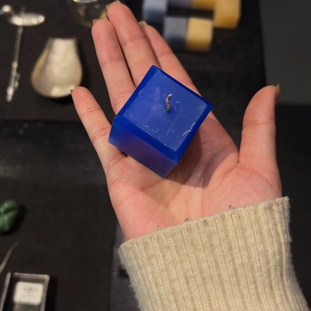 瓷片陶瓷。      陶瓷。