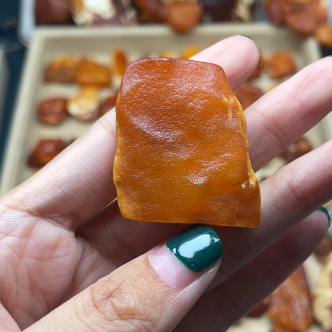琥珀未镶嵌珠宝奇石