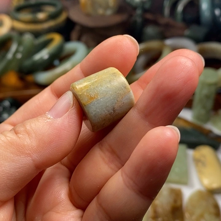 岫岩河磨玉（透闪石质玉）未镶嵌颈饰