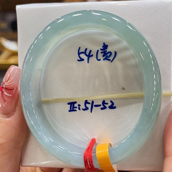 翡翠手镯未镶嵌翡翠手镯