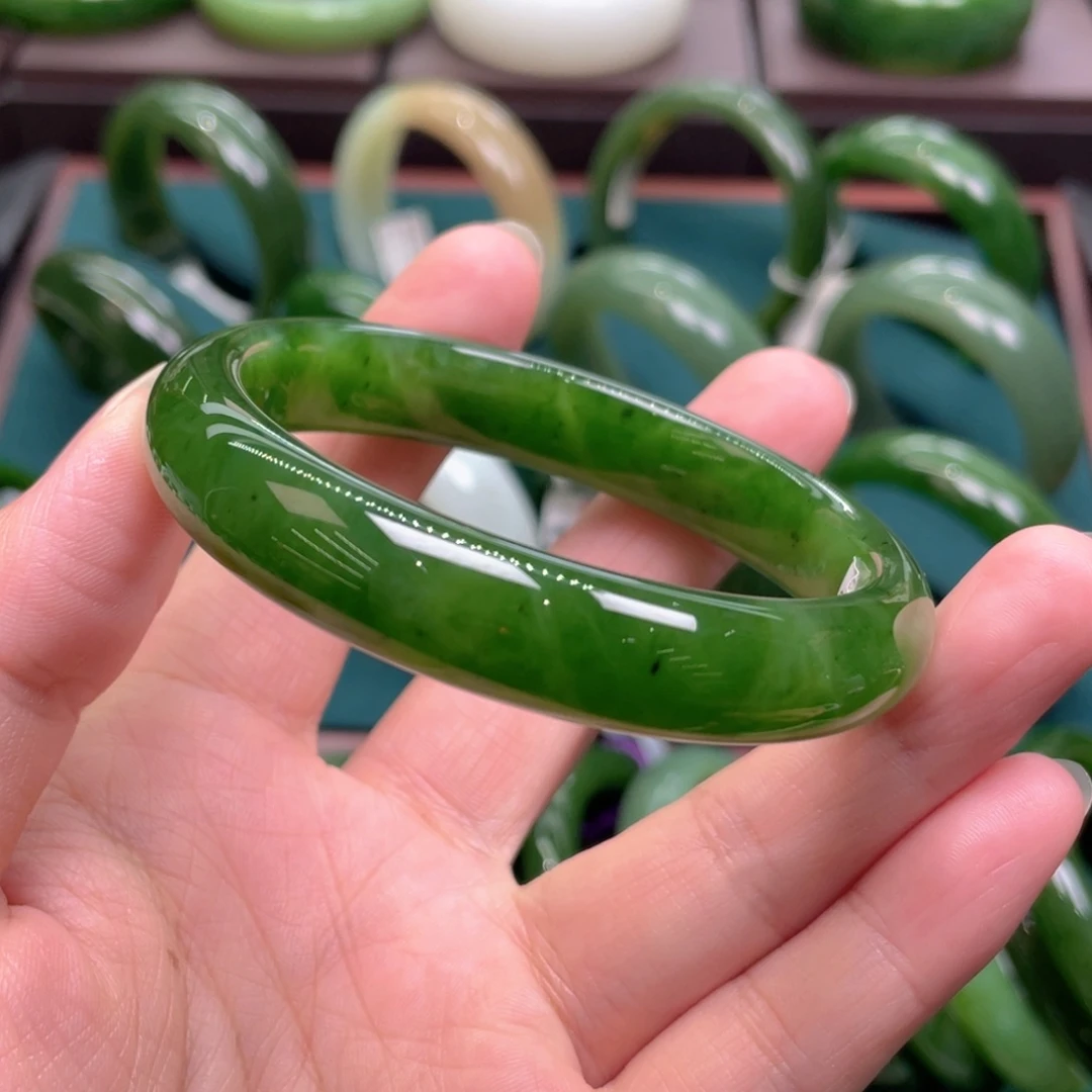 和田玉（碧玉）未镶嵌手镯