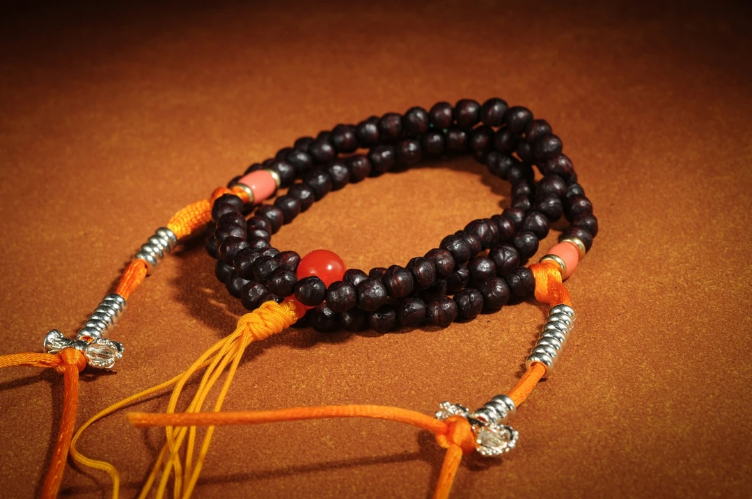 藏传大精品,龙眼菩提品相完美,包浆浑厚,色泽均匀,180念珠!