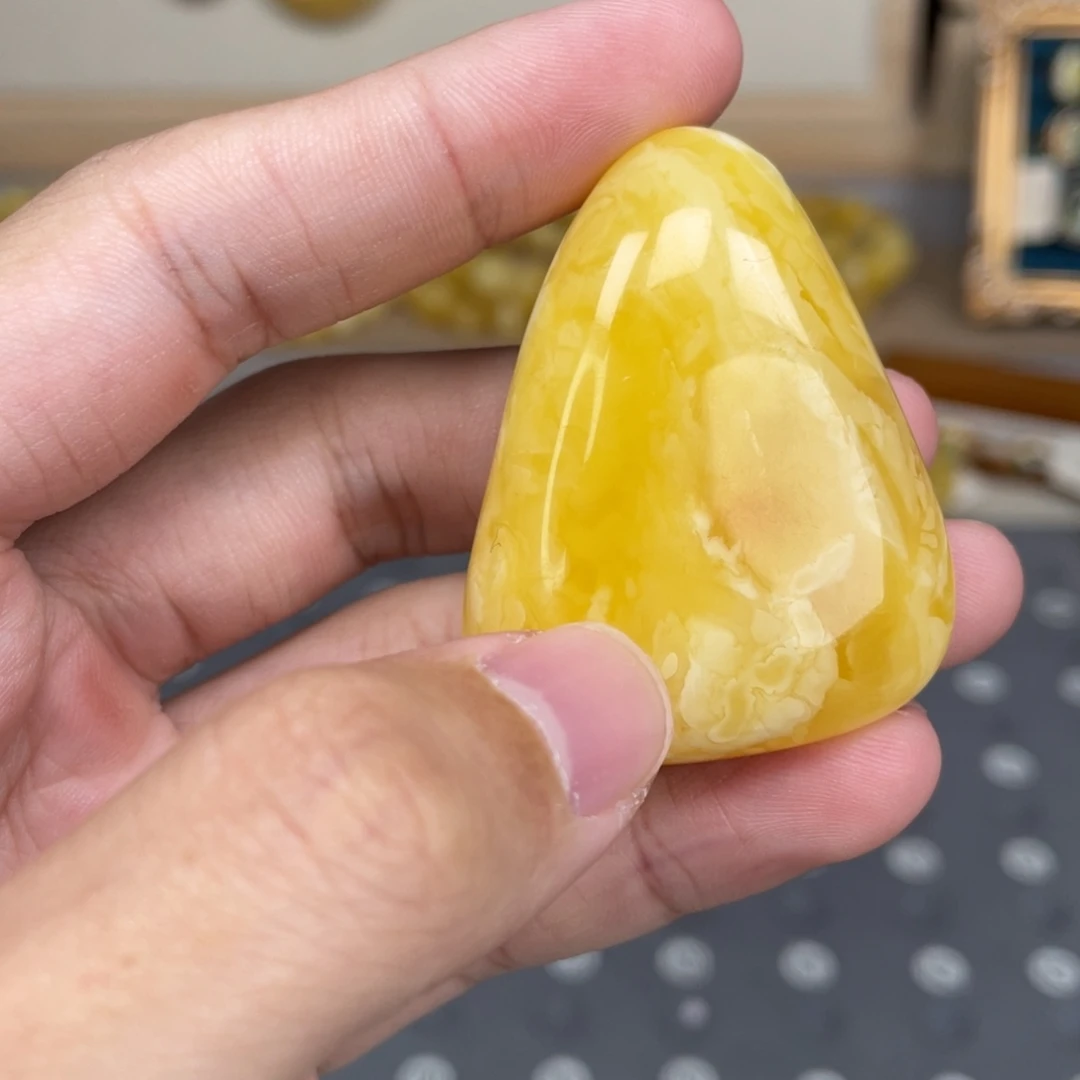 琥珀未镶嵌裸石86号