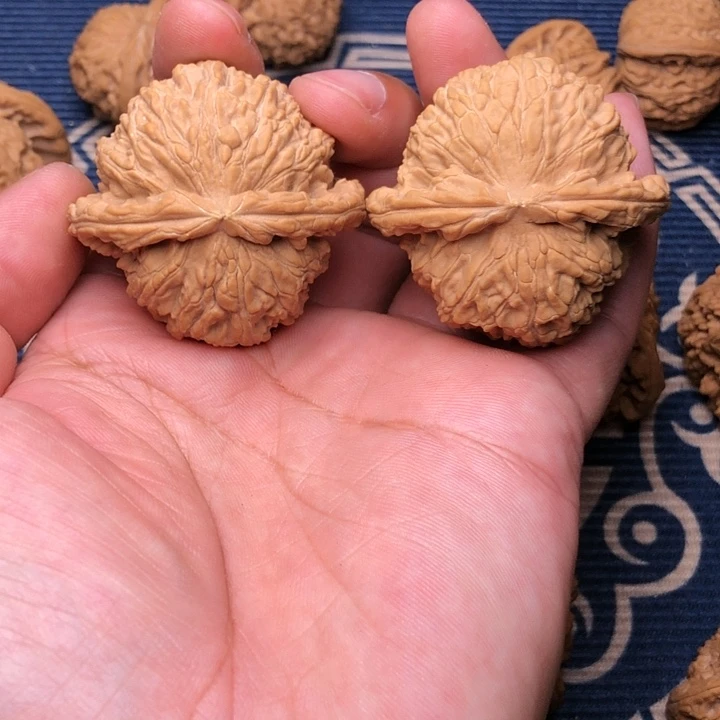 文玩核桃吊坠全品白狮子