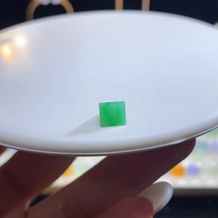 流***愿翡翠未镶嵌颈饰翡翠冰绿随形