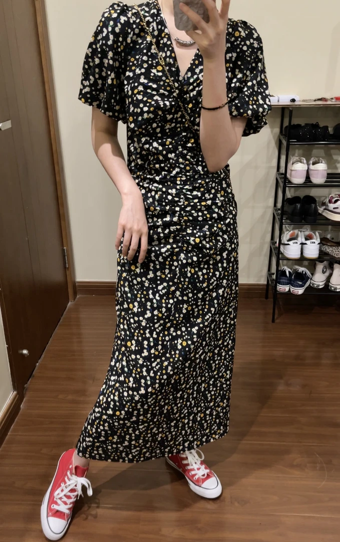 黑色小雏菊碎花纱感连衣裙