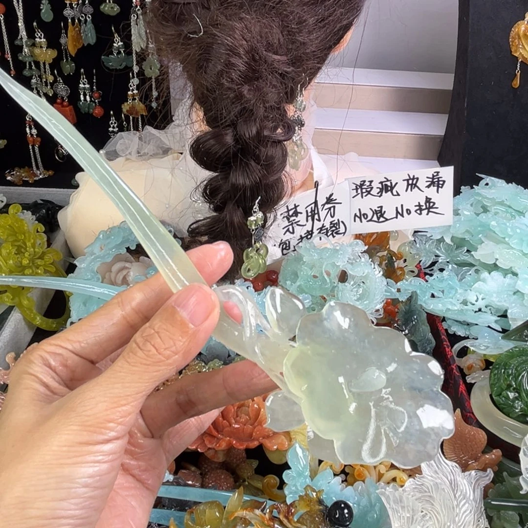 未镶嵌岫玉发饰瑕疵