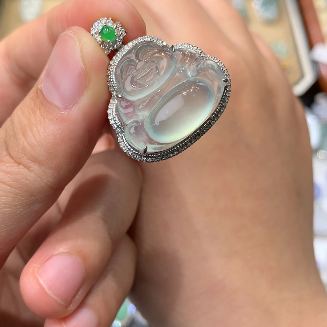 翡翠吊坠(不含链)18K金镶嵌米**斯佛公