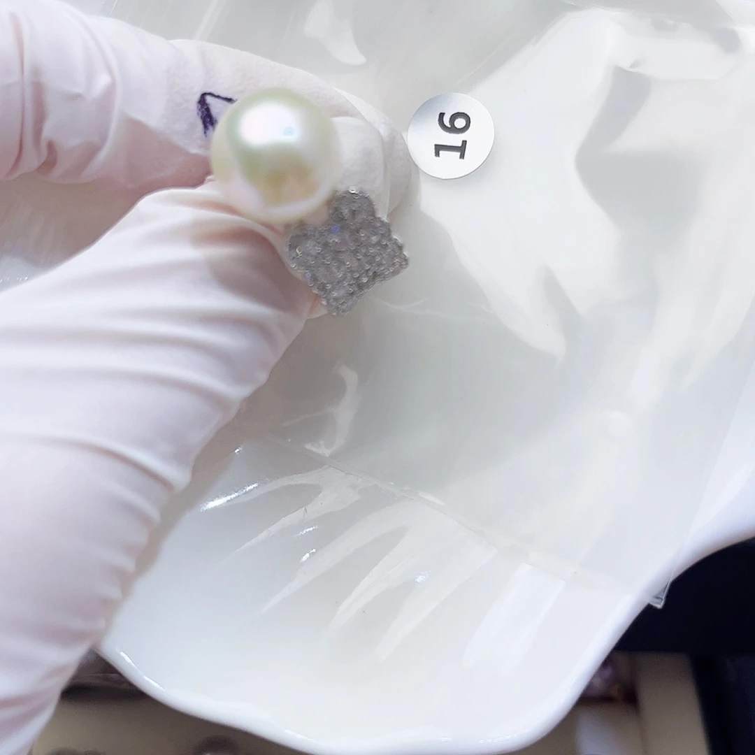 银S925镶嵌淡水珍珠耳饰