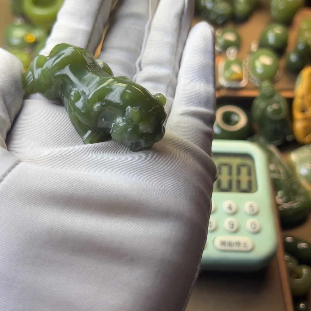 岫岩老玉（透闪石质玉）把件未镶嵌书***章