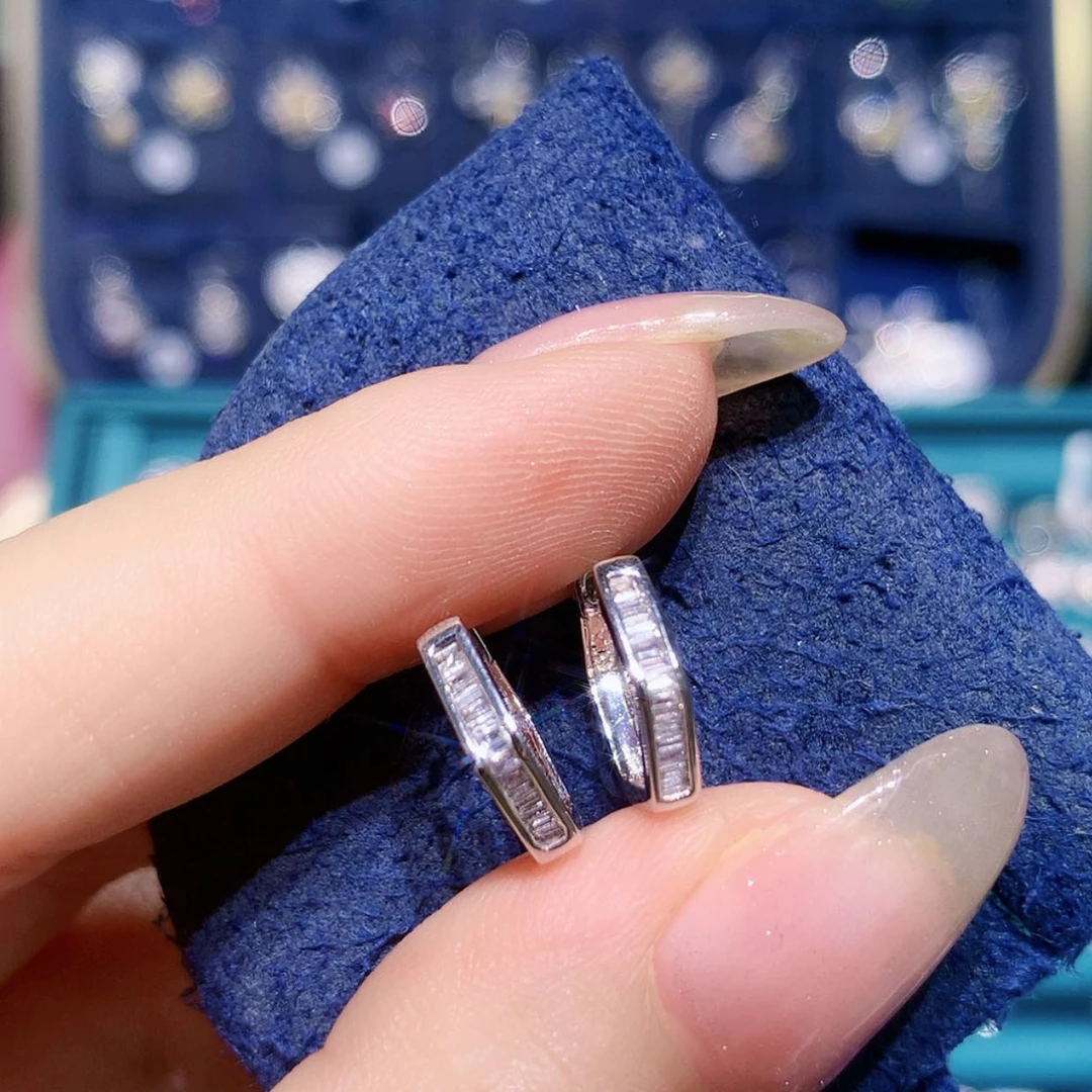 【闪购商品】18K金镶嵌耳饰钻石