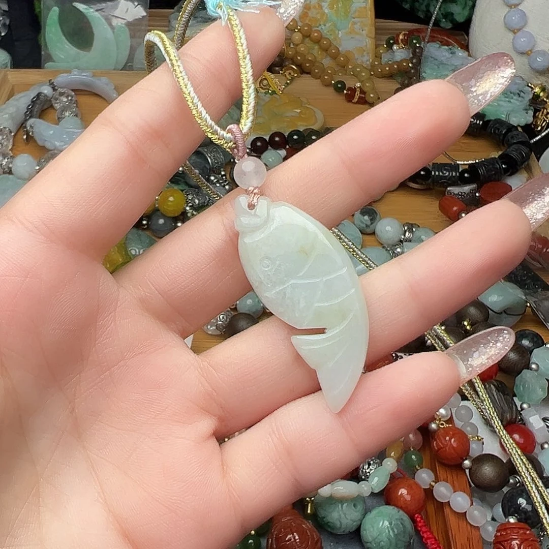 翡翠吊坠(赠链)未镶嵌吊坠