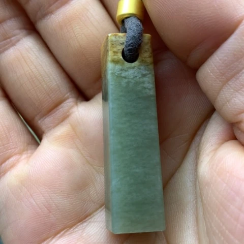 【闪购商品】未镶嵌岫岩河磨玉（透闪石质玉）挂件