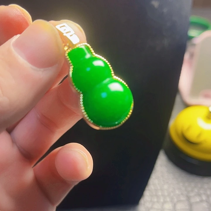 翡翠14K金镶嵌颈饰